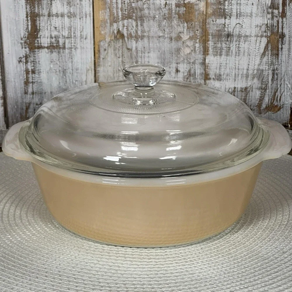 Vintage Fire-King Peach Luster 1 1/2 Qt Round Casserole Baking Dish & Glass Lid‎